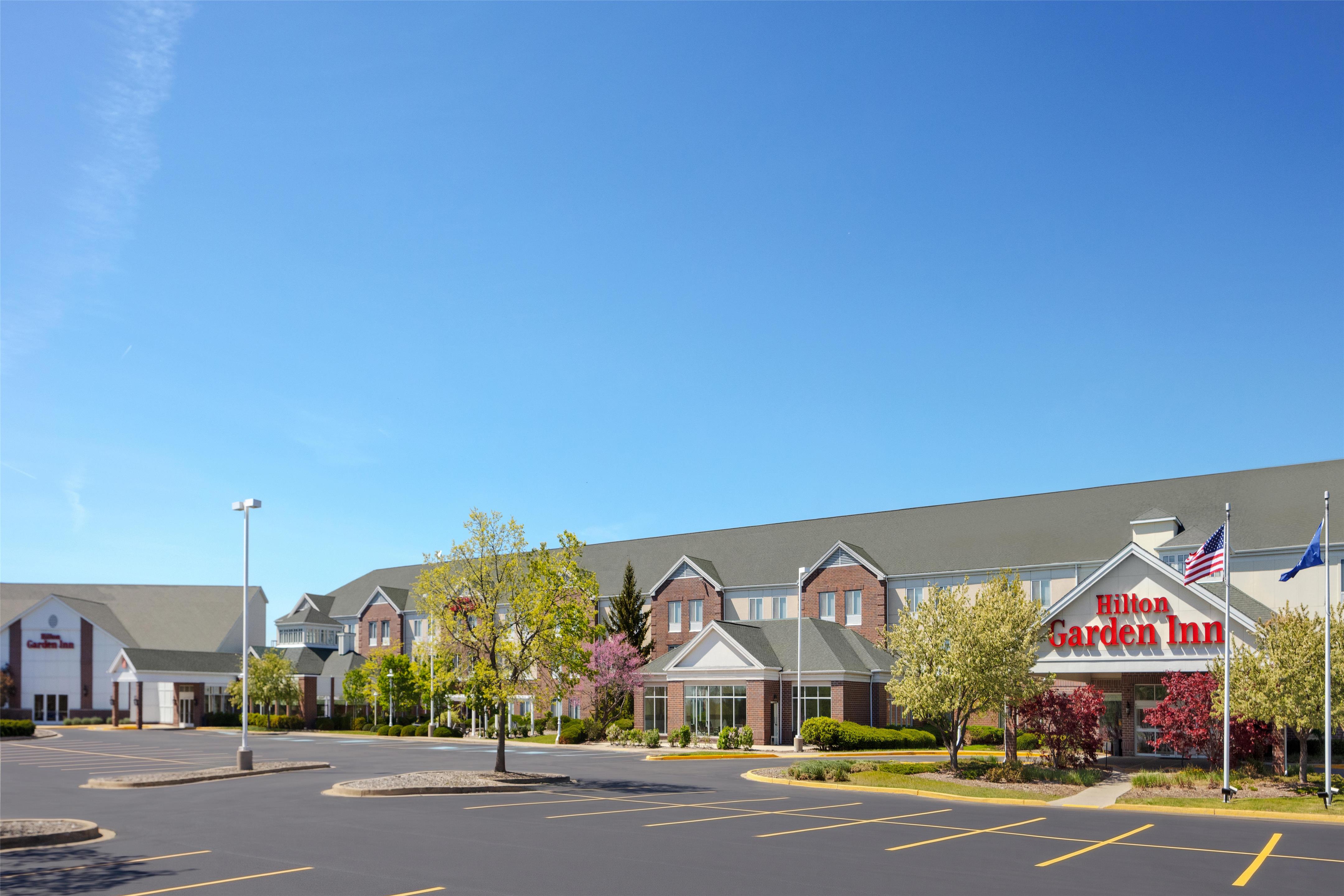 Exterior | Hilton Garden Inn Milwaukee Northwest Conference Center