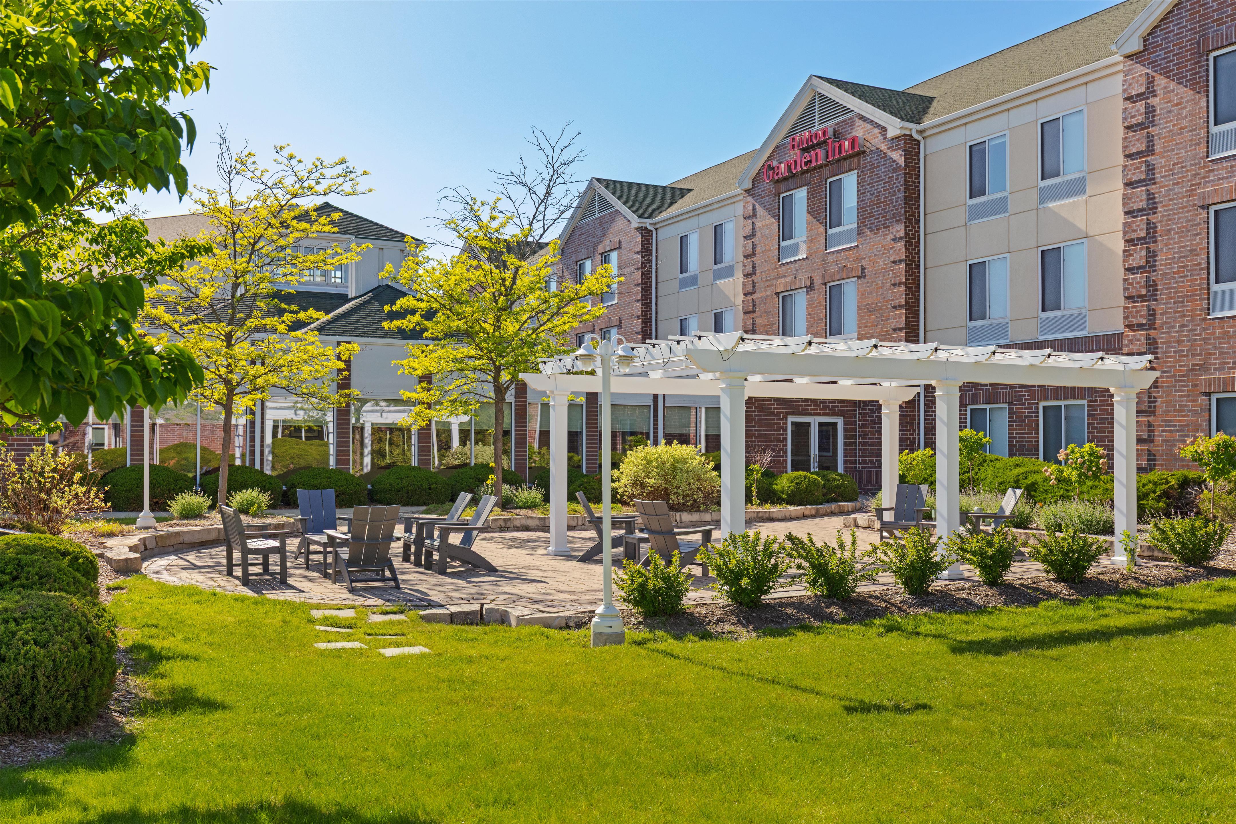 Exterior | Hilton Garden Inn Milwaukee Northwest Conference Center