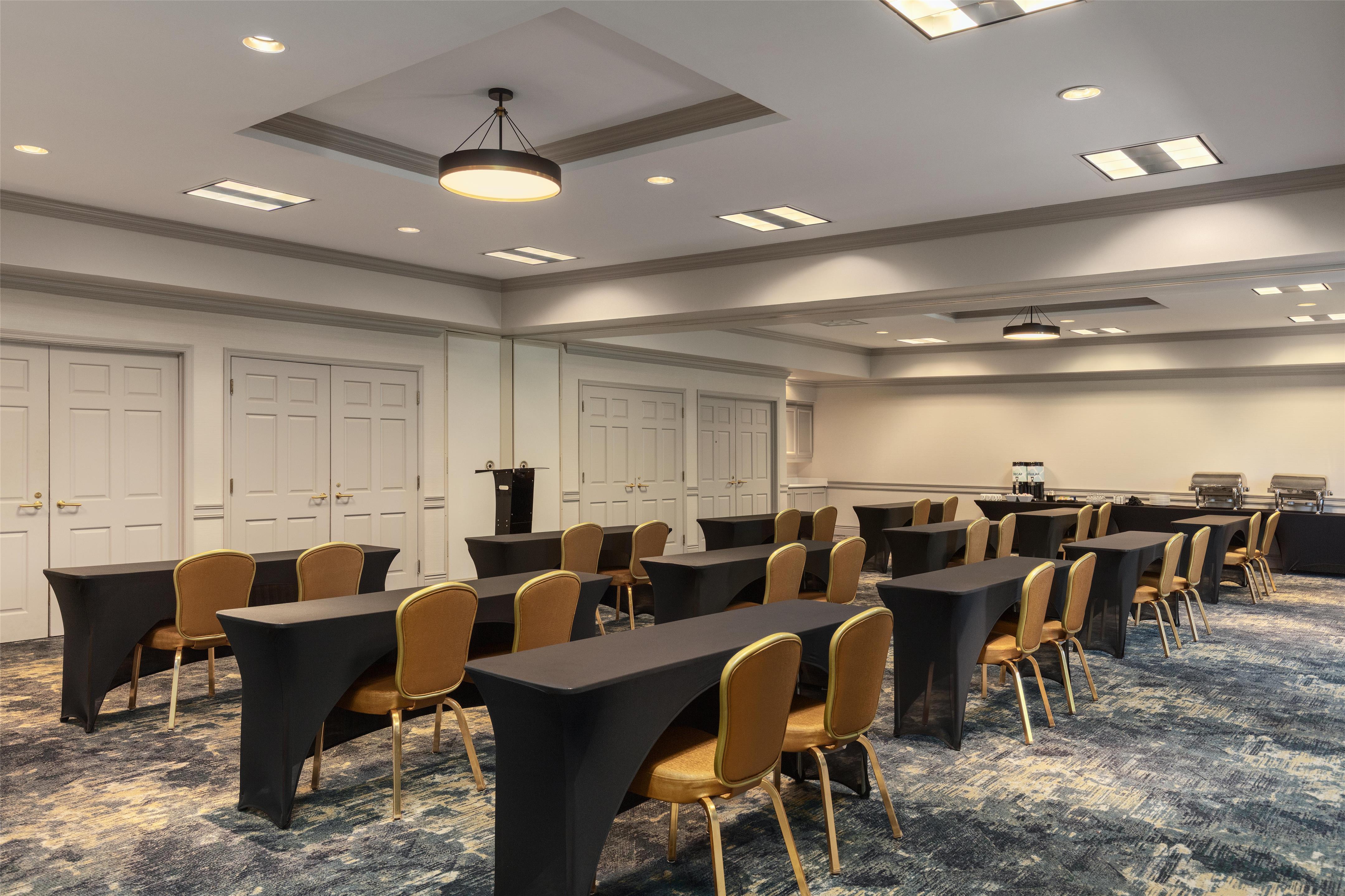 Meeting Room | Hilton Garden Inn Milwaukee Northwest Conference Center
