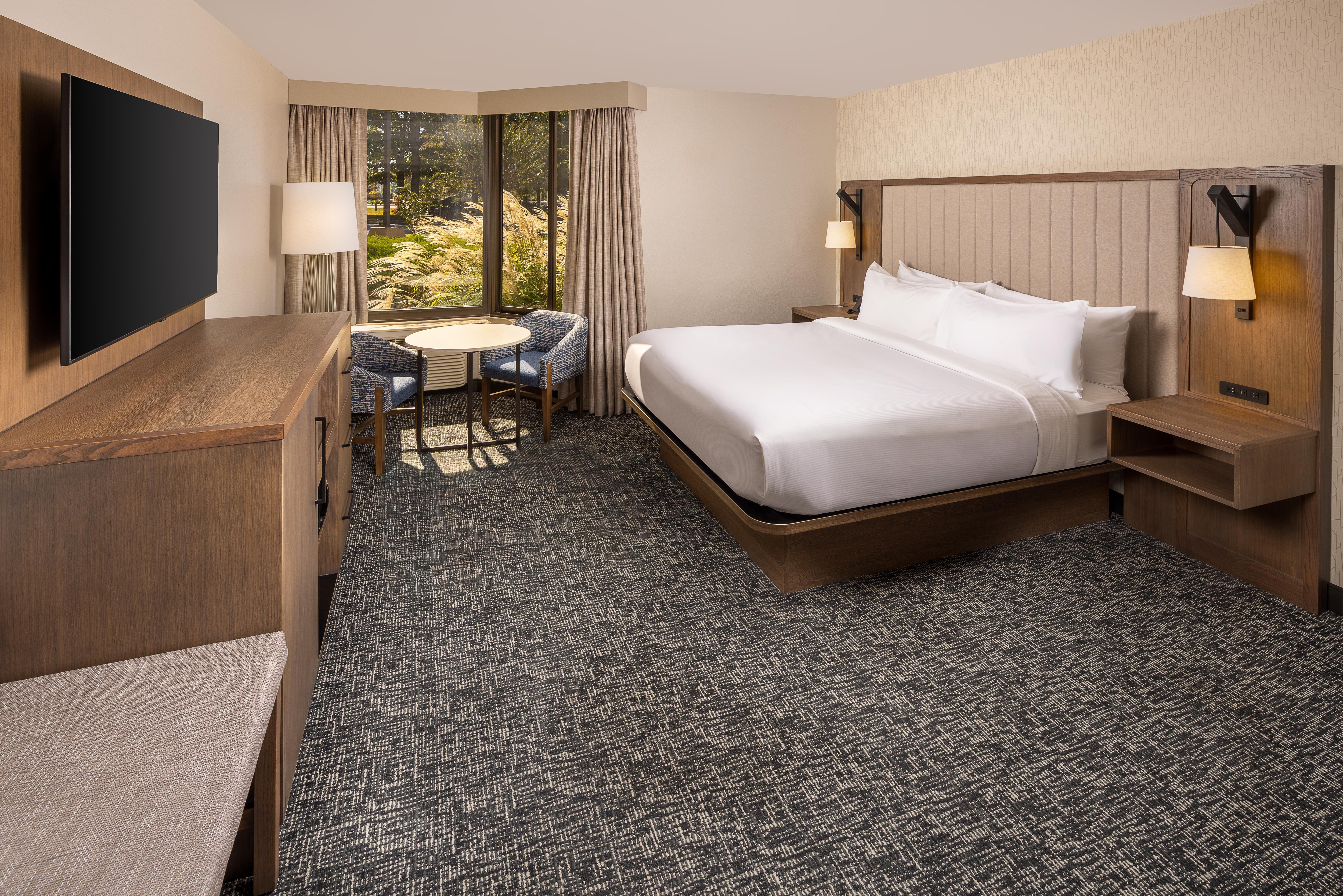 DoubleTree by Hilton Hotel Jackson Room Type - 1 KING BED