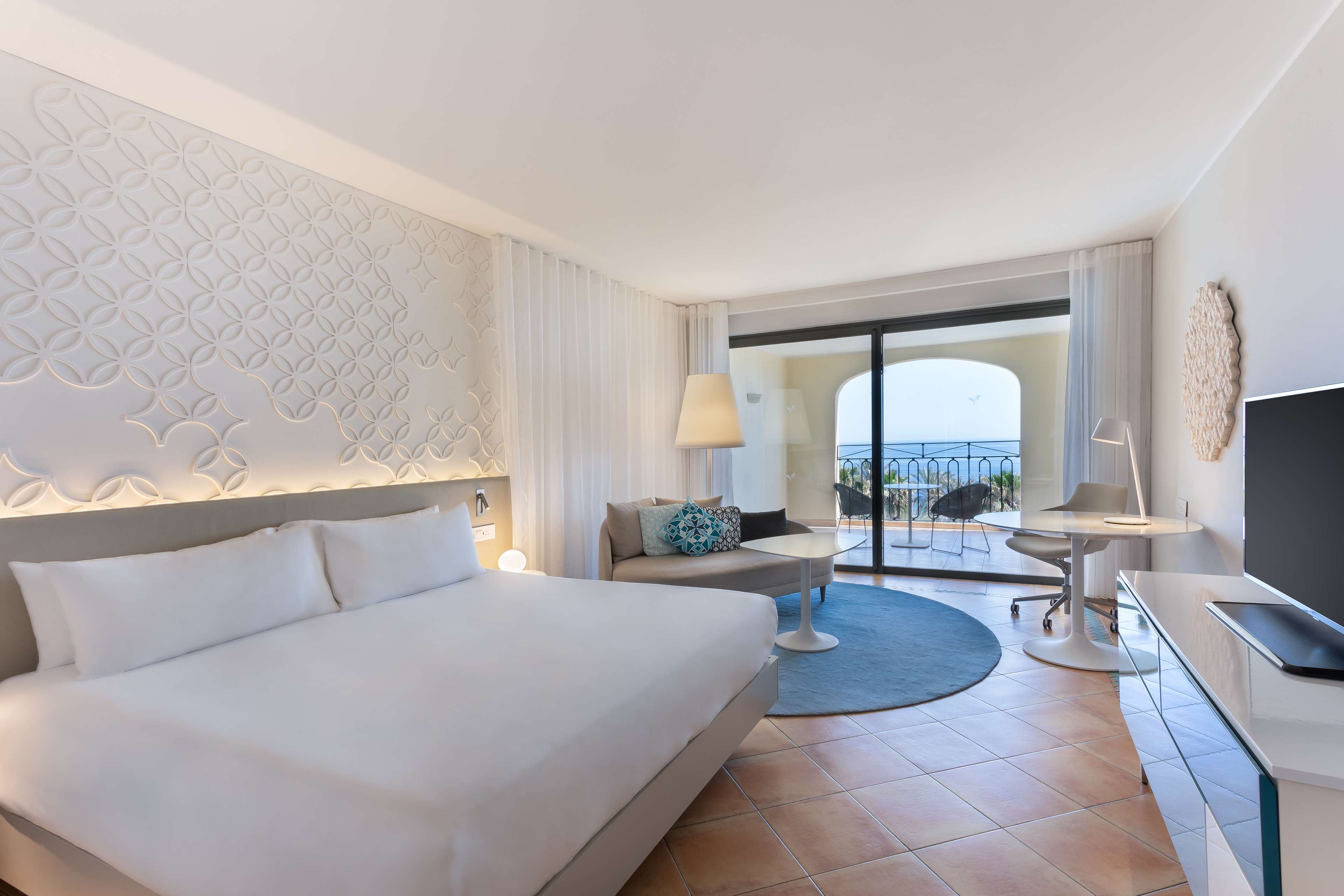 Hilton Malta Room Type - KING EXECUTIVE SEA VIEW