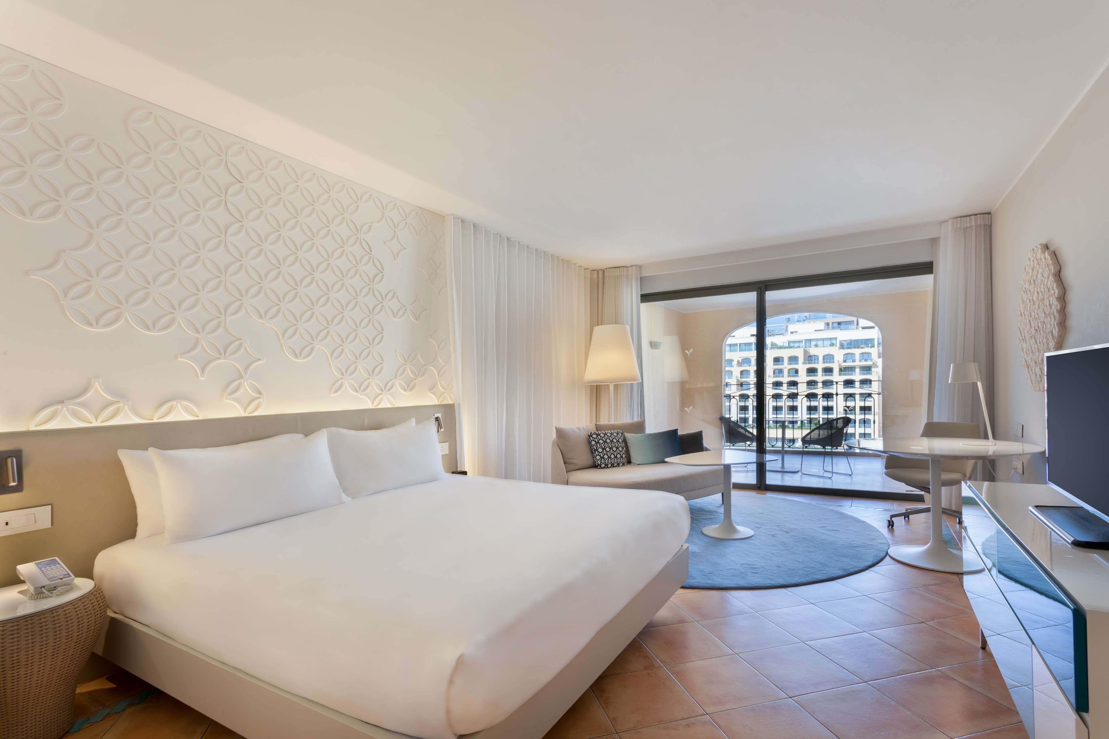 Hilton Malta Room Type - KING EXECUTIVE MARINA VIEW