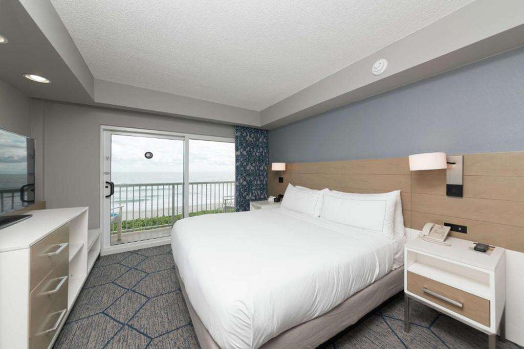 DoubleTree Suites by Hilton Melbourne Beach Oceanfront Room Type - 1KN BED HIGH FL OCEANFRONT