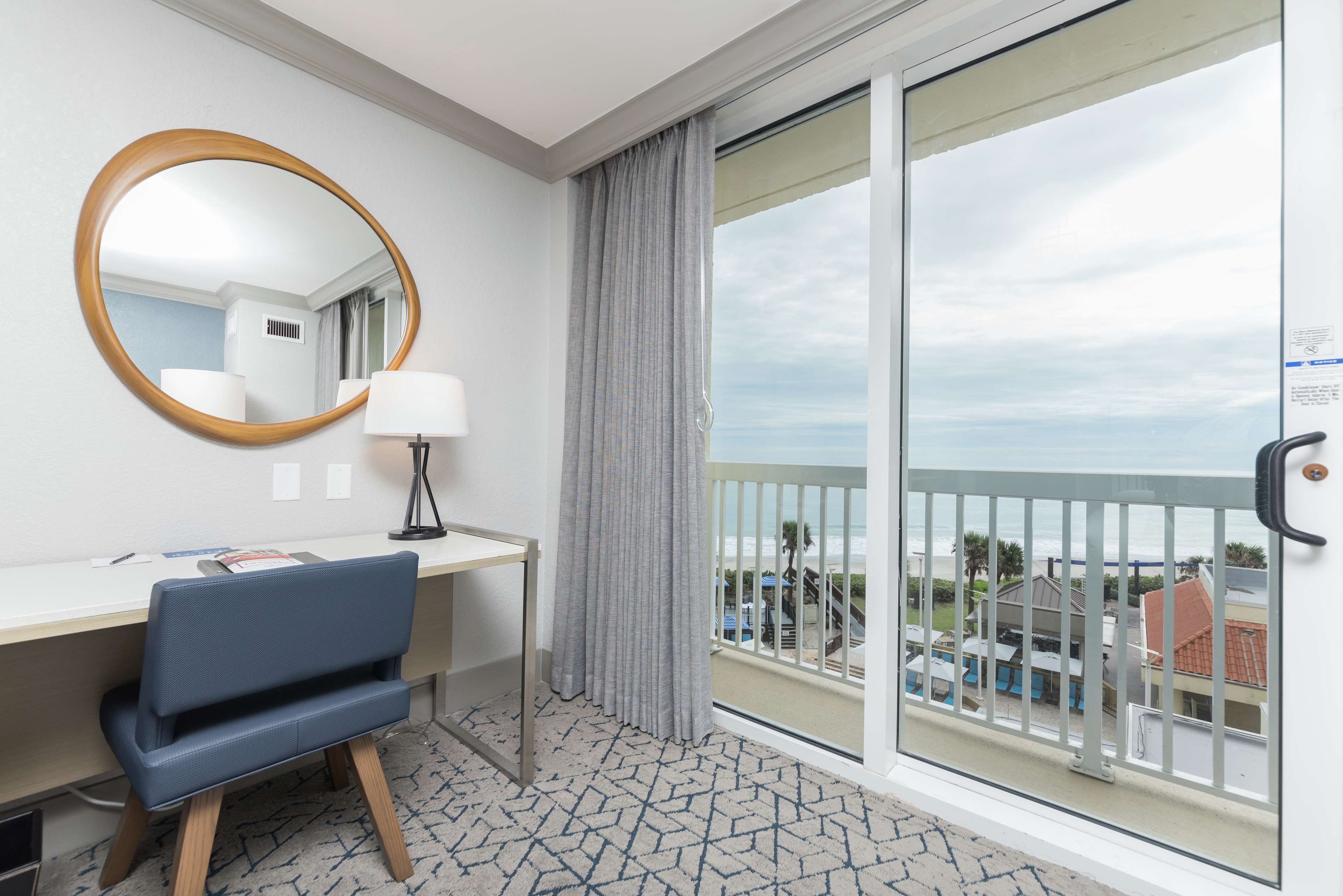 Hilton Melbourne Beach Oceanfront Room Type - 1K OCNFNT MOB HEAR ACC TUB