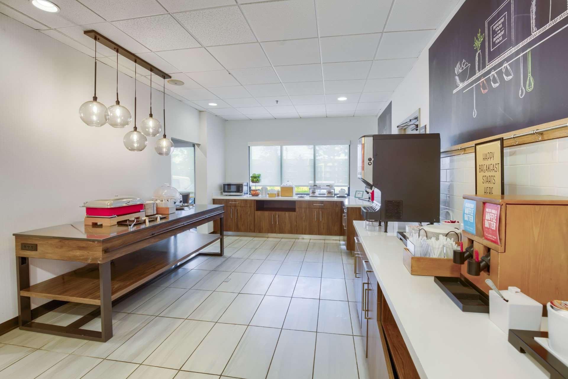 Breakfast Area | Hampton Inn Mobile-I-10/Bellingrath Gardens