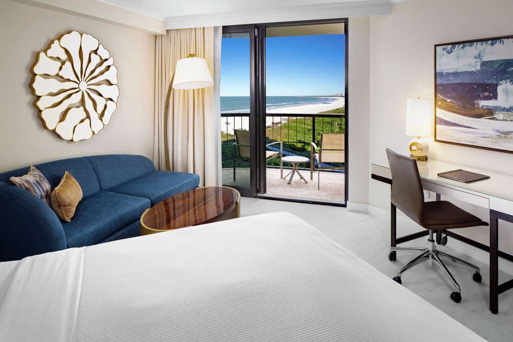 Hilton Marco Island Beach Resort Room Type - DLX OCN VW 2QN MOB ACC TUB
