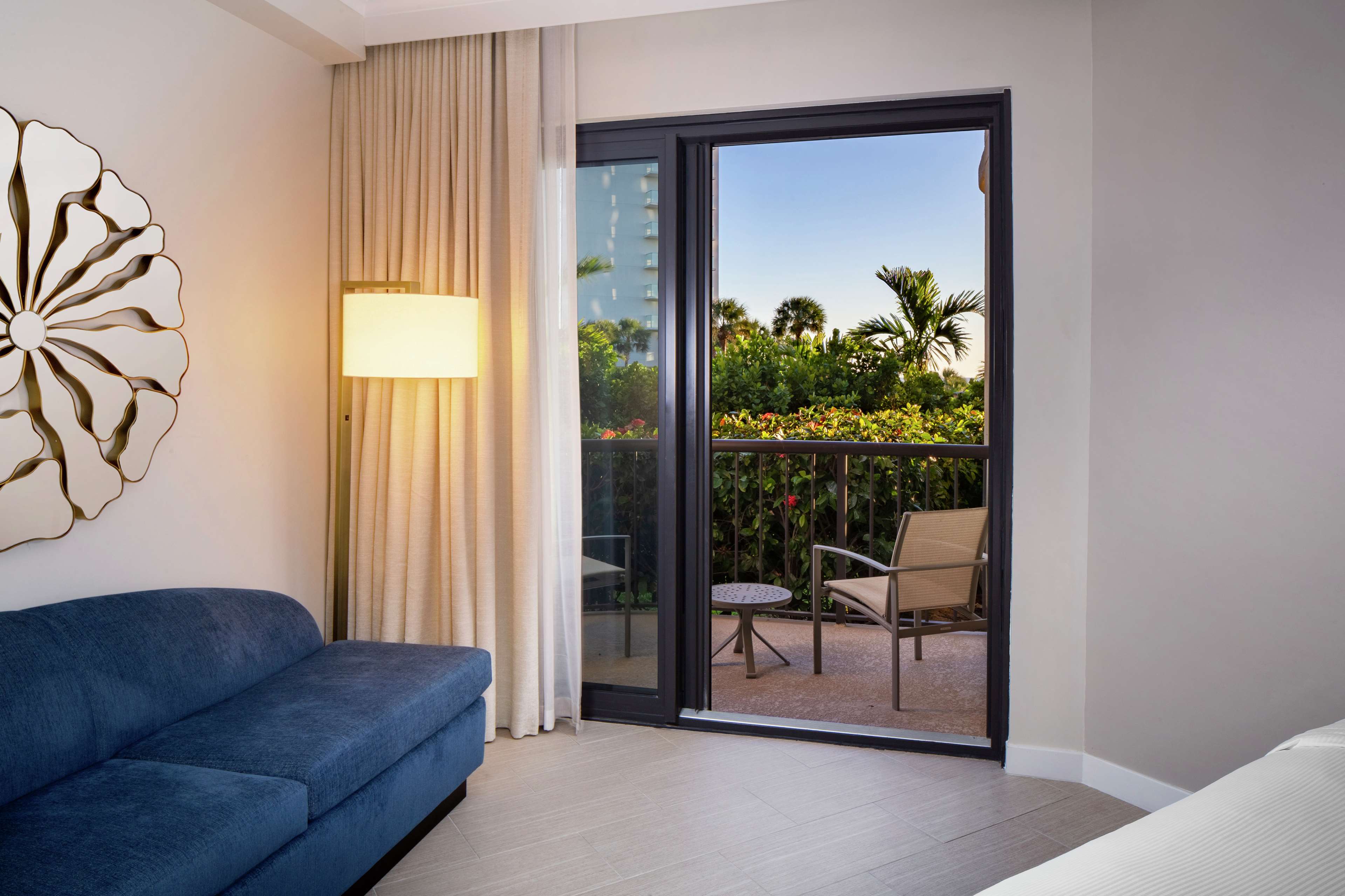 Hilton Marco Island Beach Resort Room Type - PRT OCNVW 2QN MOB ACC RI-S