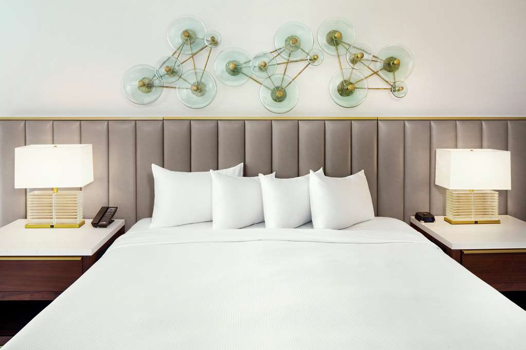 Hilton Marco Island Beach Resort Room Type - 1K STE PRTL VW MOB ACC RIS