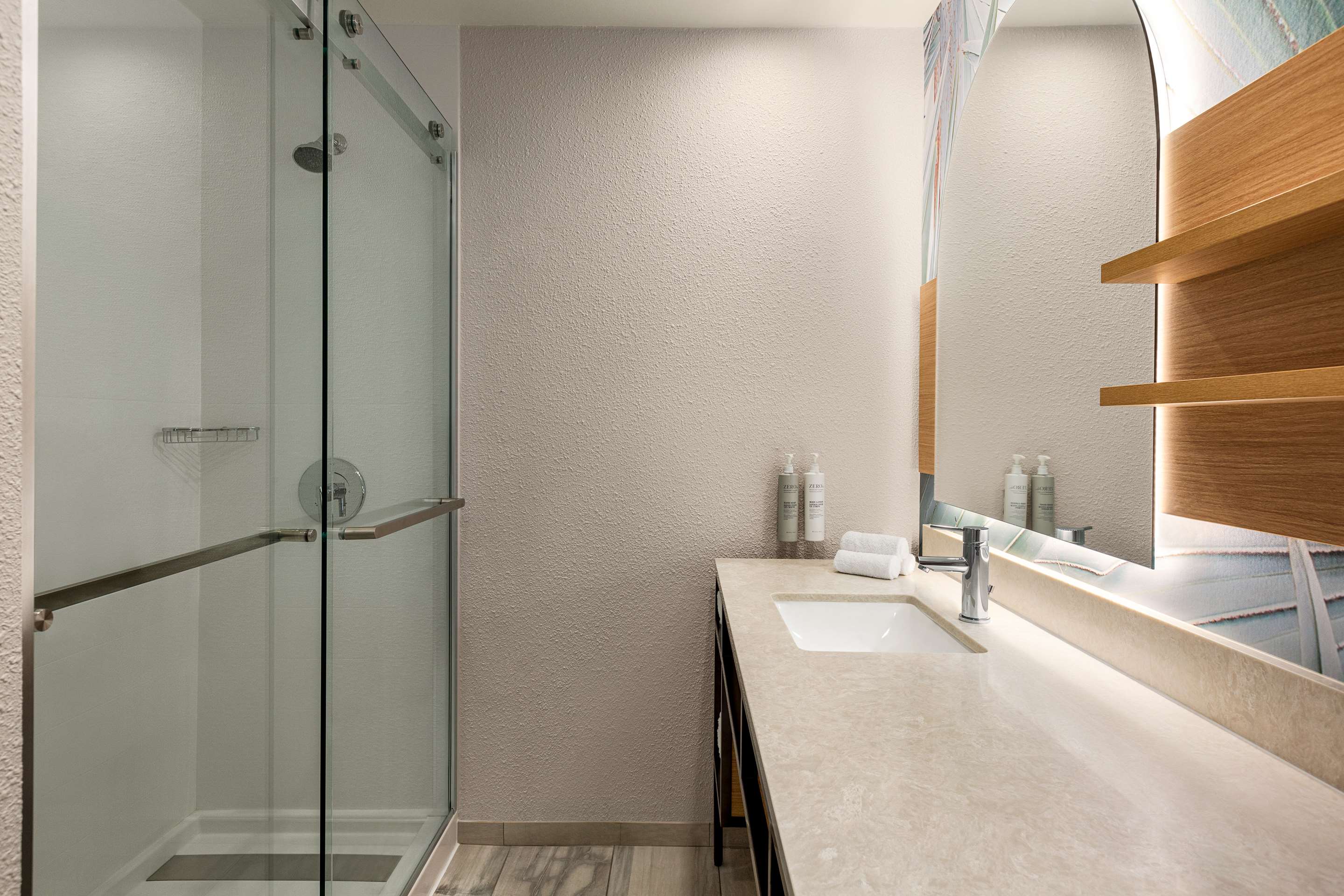 Guest room bath