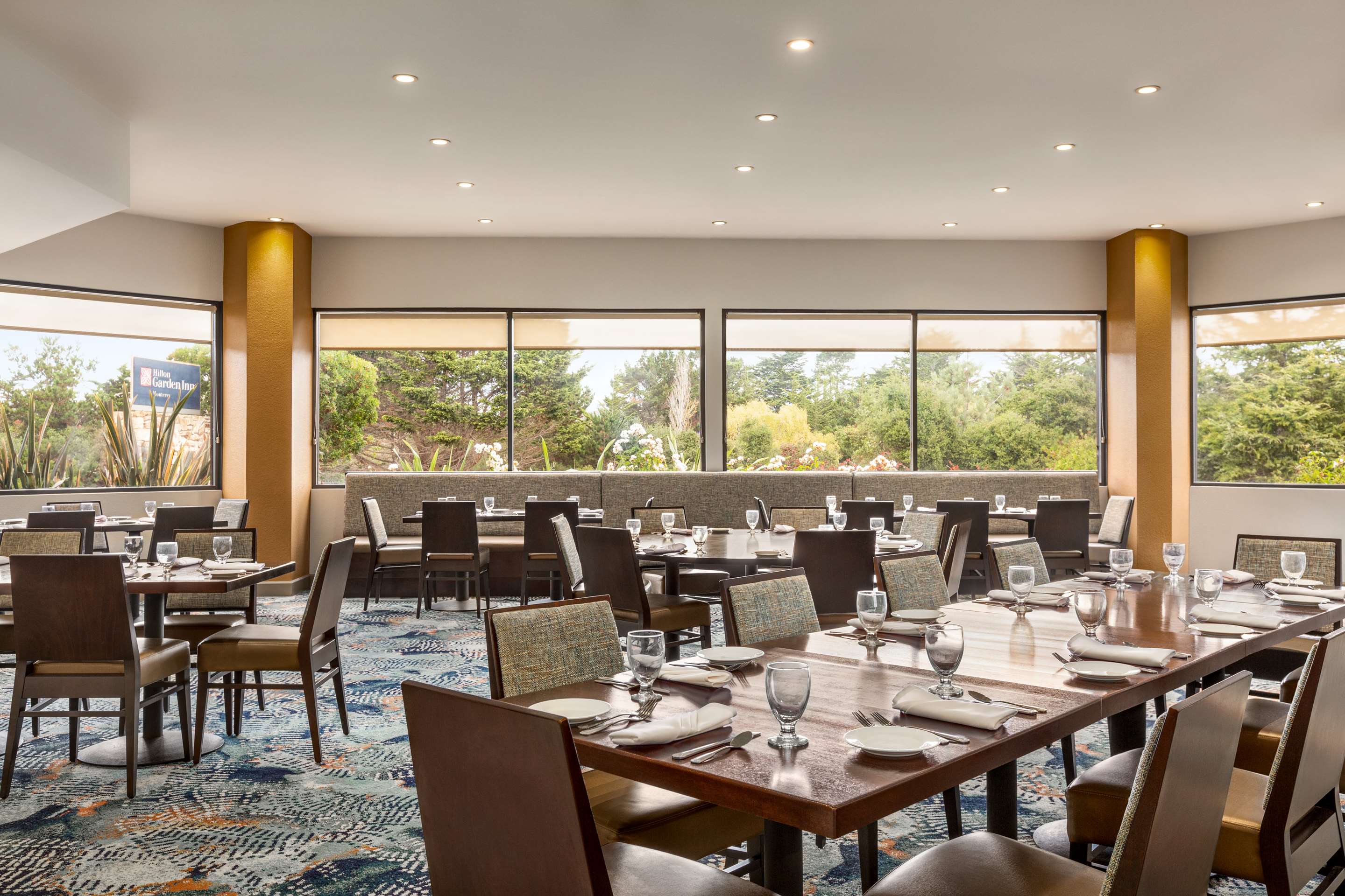 Restaurant | Hilton Garden Inn Monterey