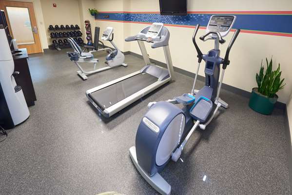 Fitness/ Exercise Room - Hampton Inn Massillon