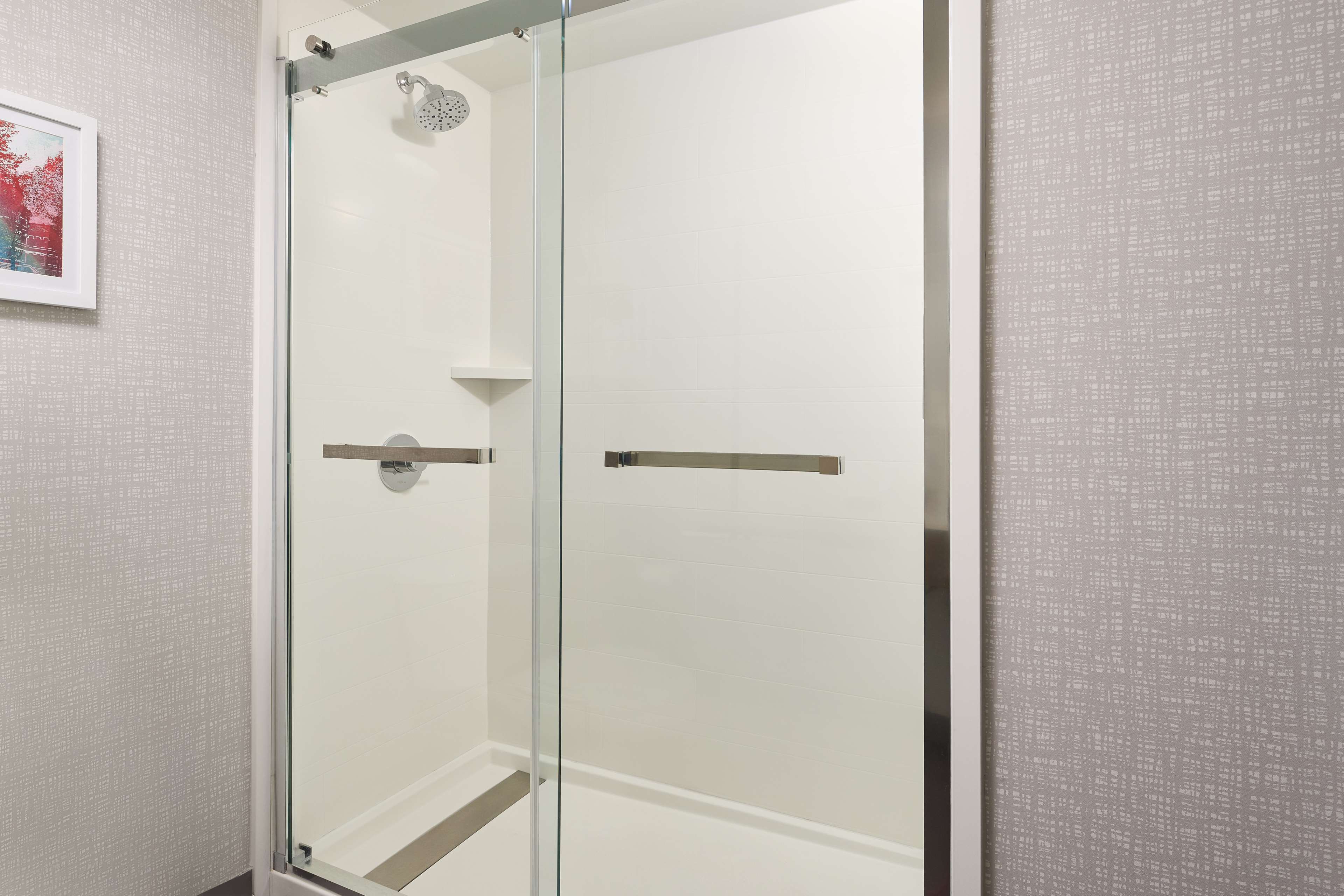 Hampton Inn Canton/Massillon Room Type - 1 KING DELUXE W SOFABED NS