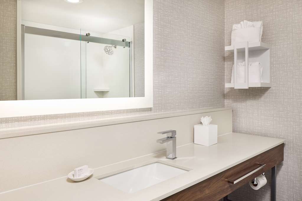 Hampton Inn Canton/Massillon Room Type - 2QN MOB HEARING ACC TUB NS