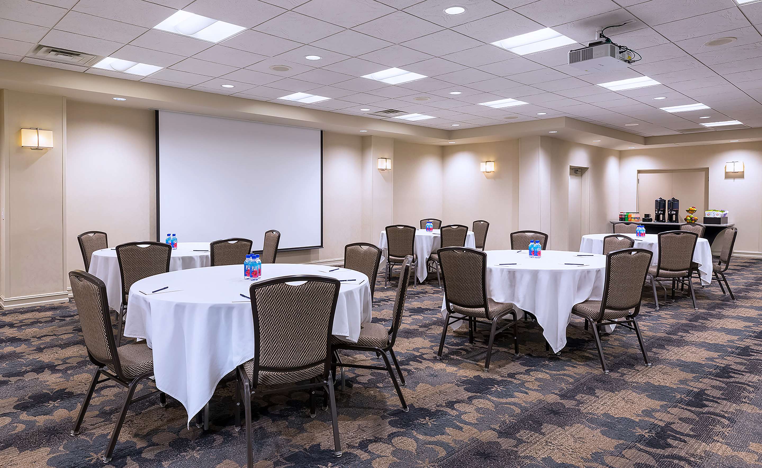 Meeting Room | DoubleTree by Hilton Madison Downtown