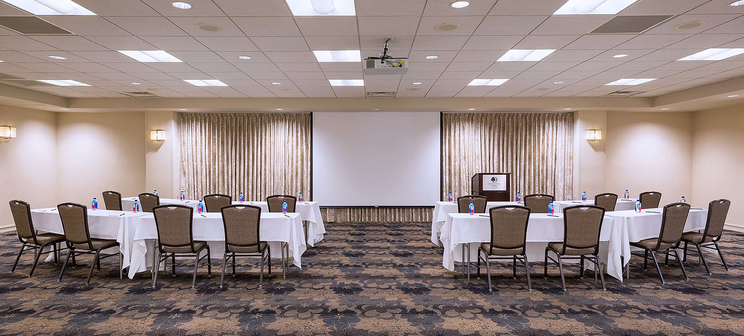 Meeting Room | DoubleTree by Hilton Madison Downtown