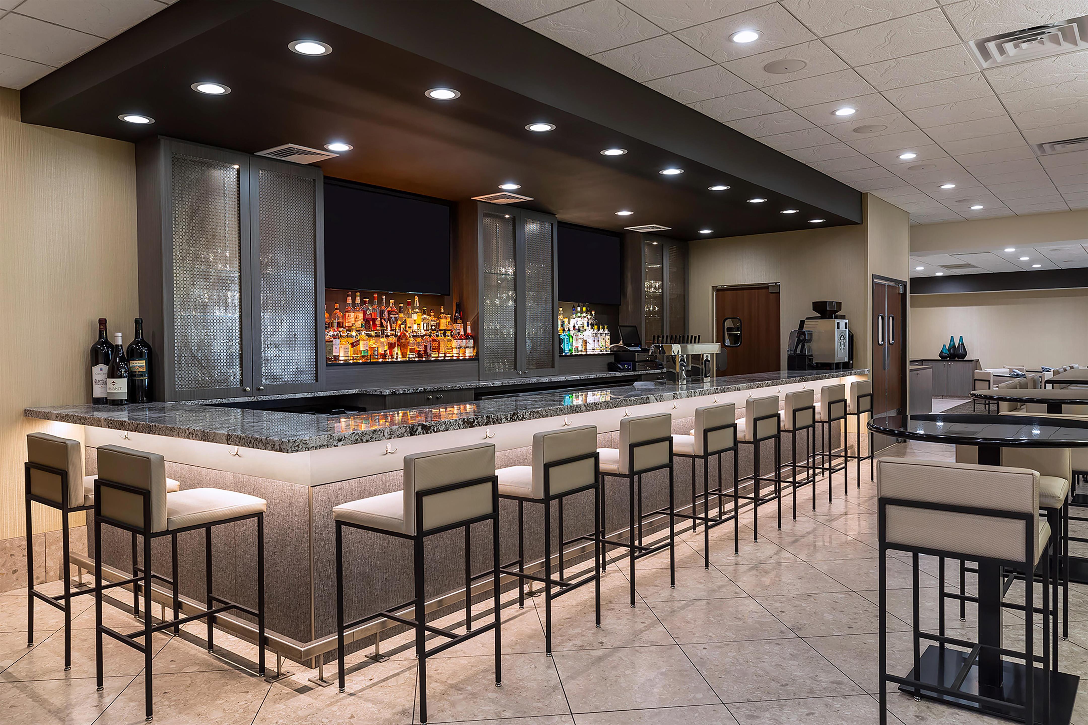 BarLounge | DoubleTree by Hilton Madison Downtown