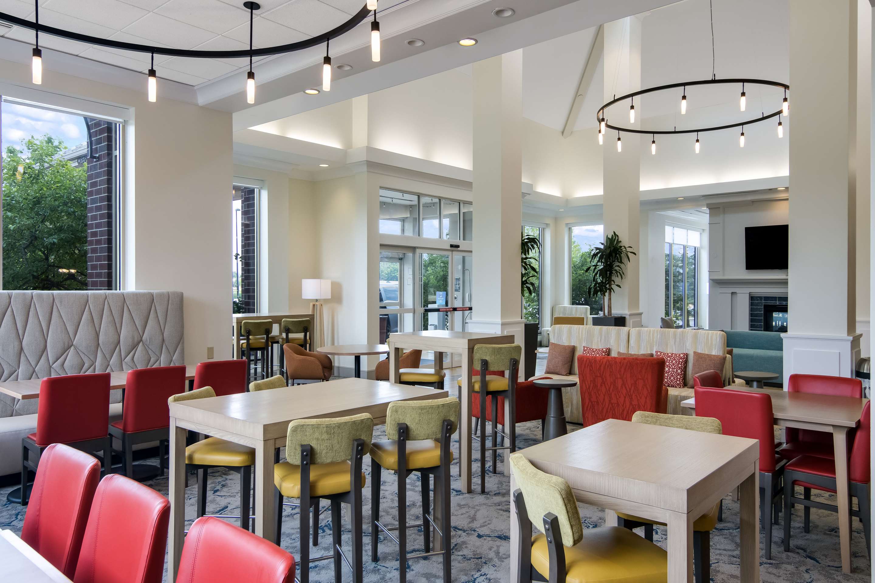 Breakfast Area | Hilton Garden Inn Madison West/Middleton
