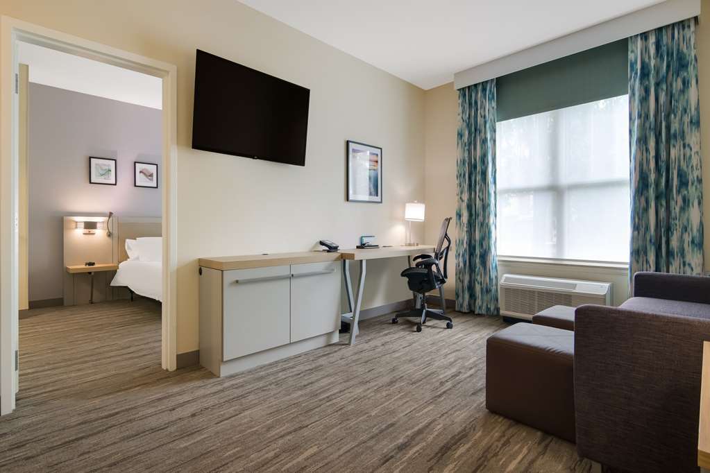 Hilton Garden Inn Madison West/Middleton Room Type - 1 KING ACC WHRPL SUITE TUB