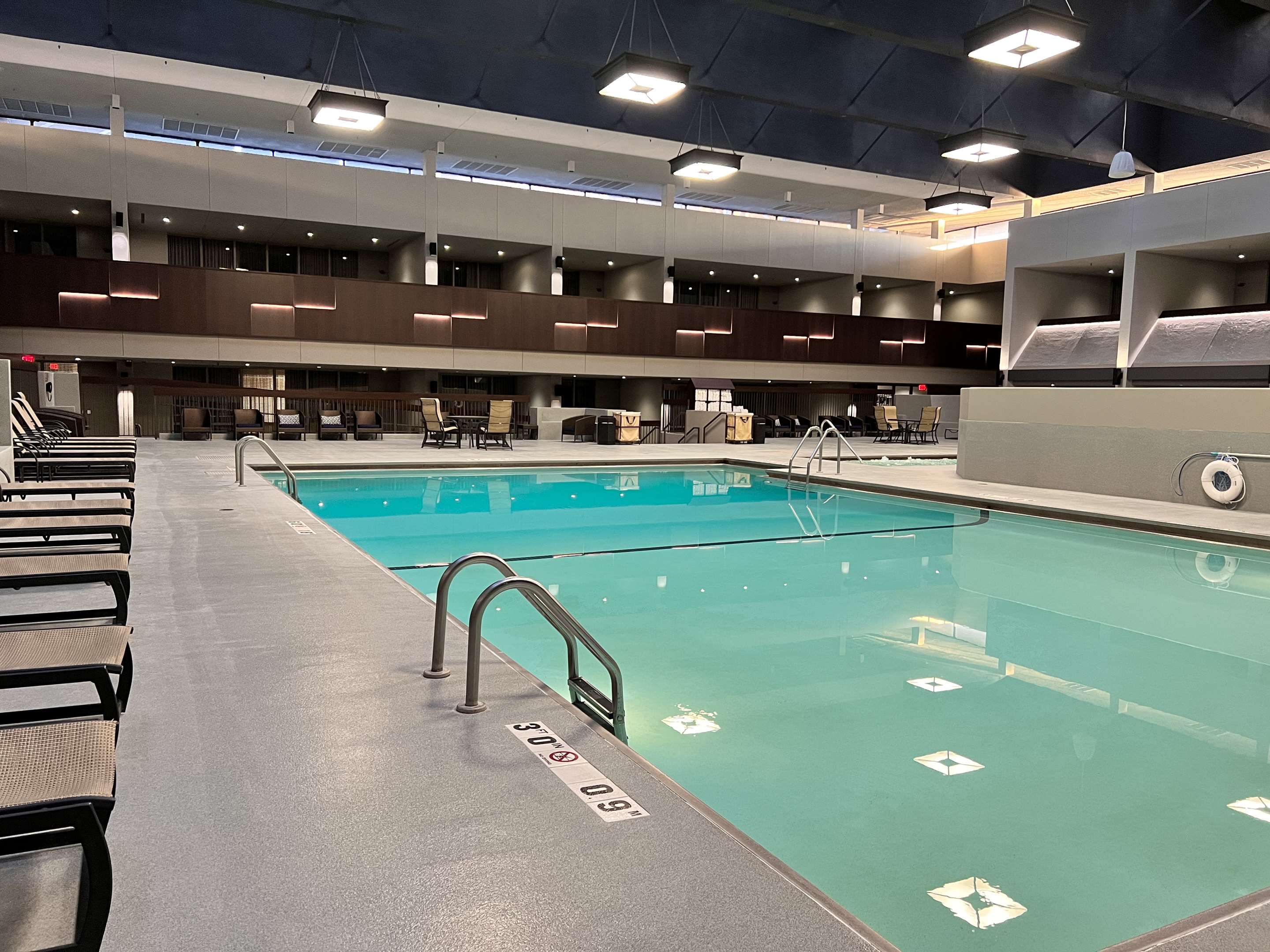 Pool | Doubletree by Hilton Bloomington - Minneapolis South