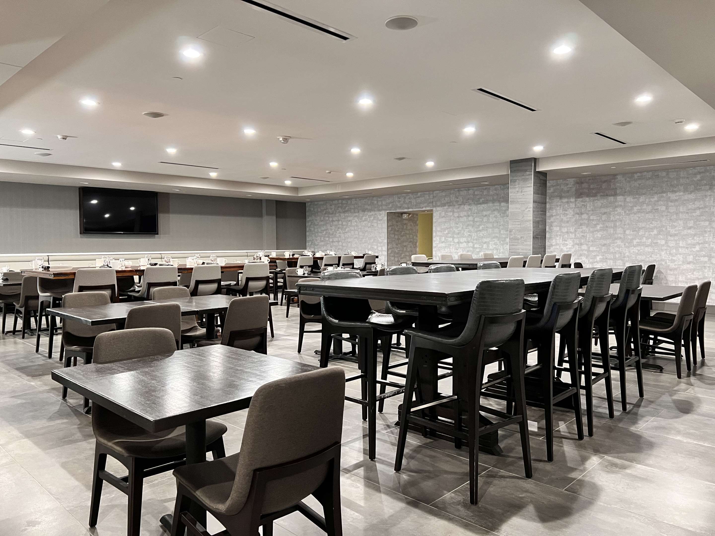Restaurant | Doubletree by Hilton Bloomington - Minneapolis South