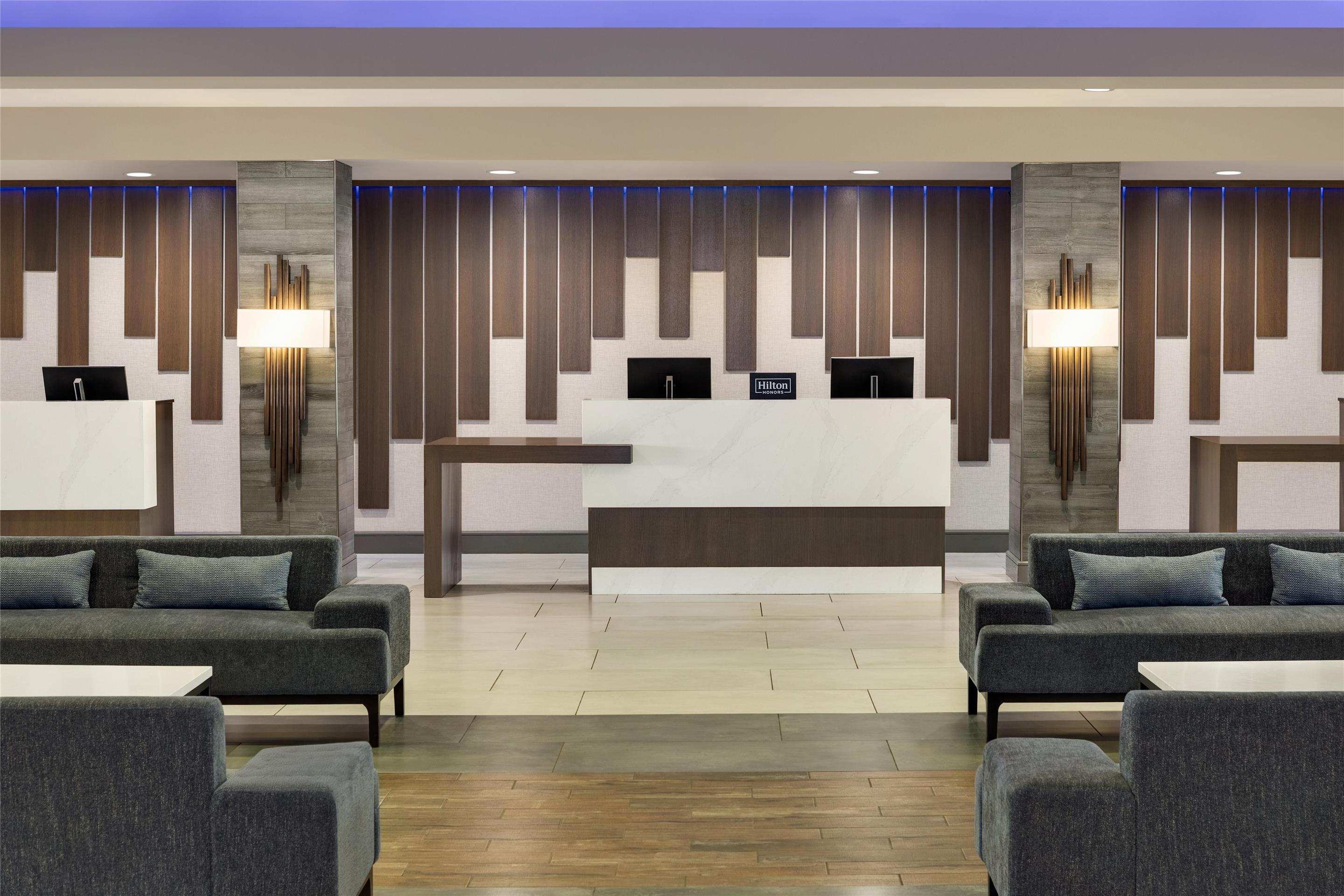 Reception | Doubletree by Hilton Bloomington - Minneapolis South