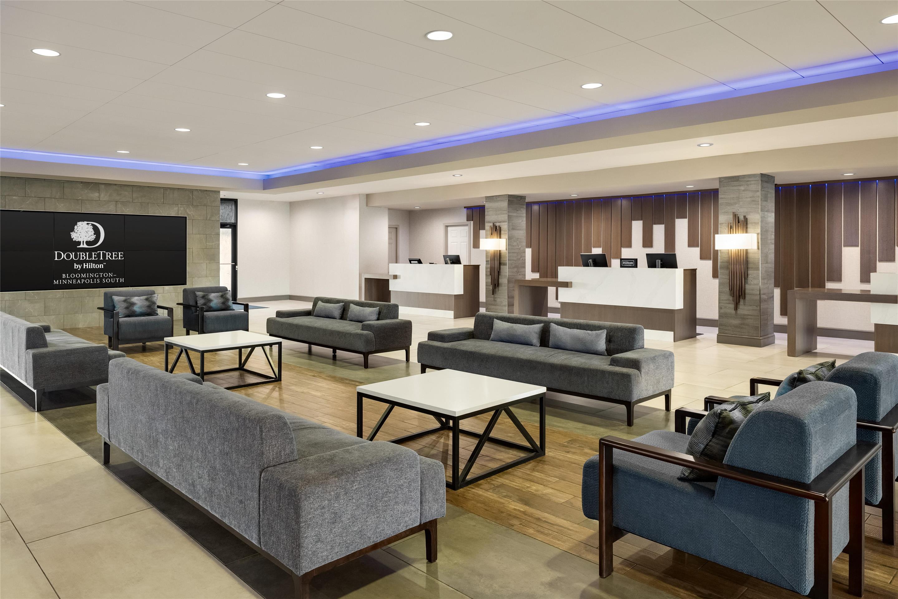 Reception | Doubletree by Hilton Bloomington - Minneapolis South