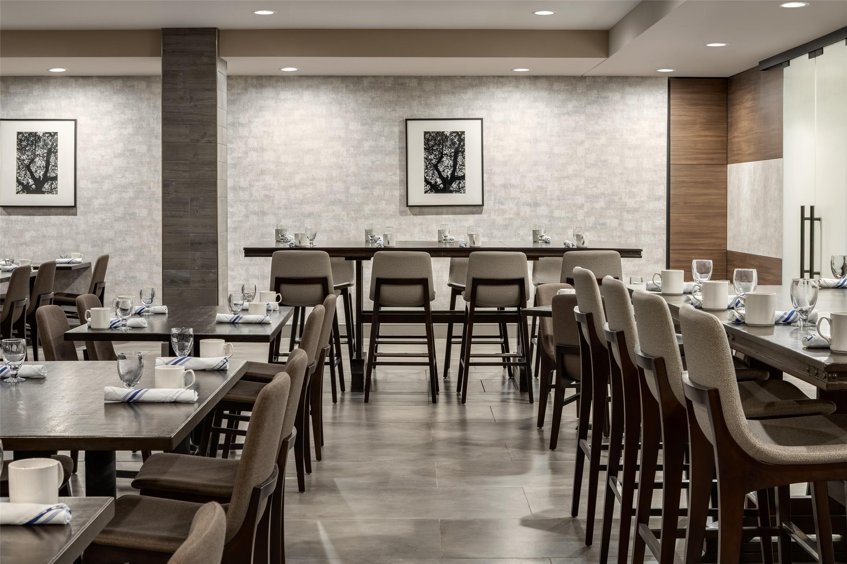 Restaurant | Doubletree by Hilton Bloomington - Minneapolis South
