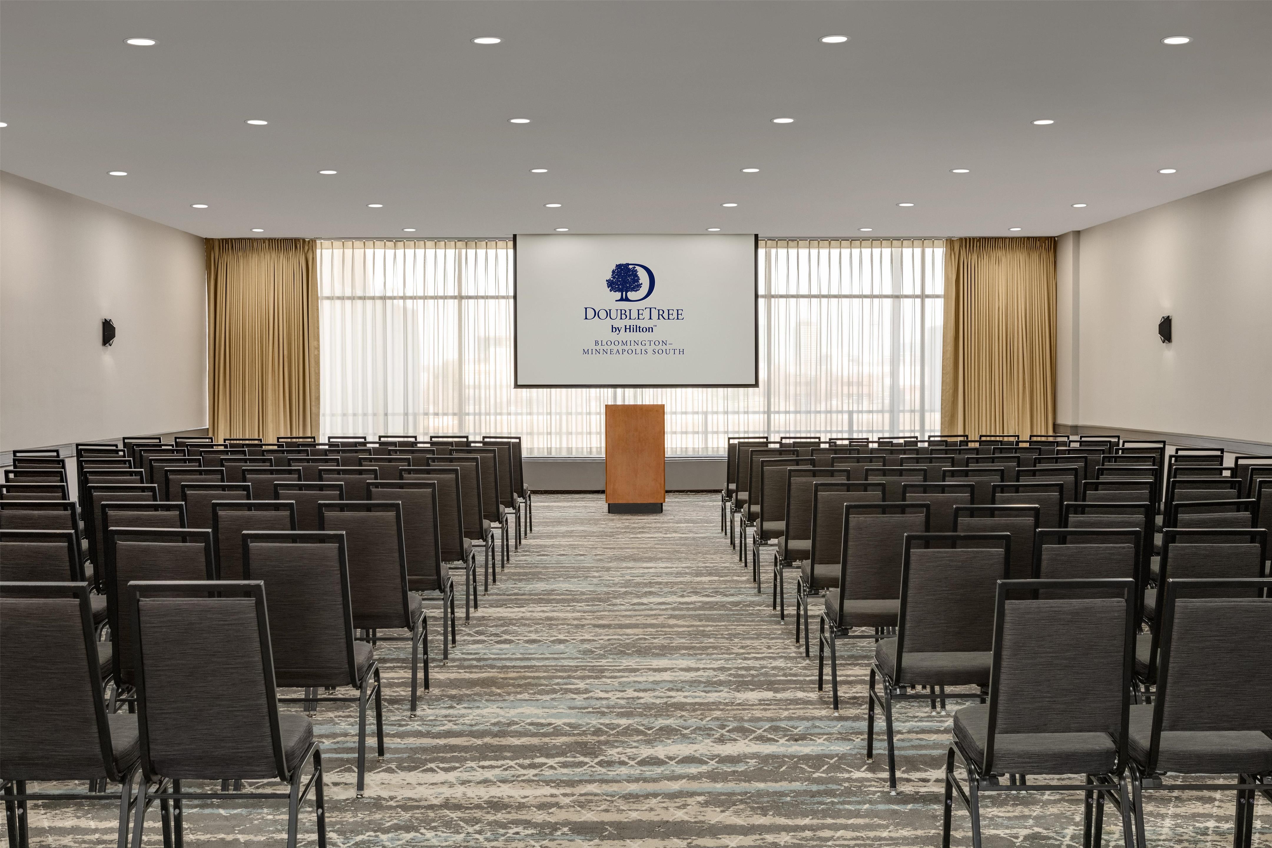 Meeting Room | Doubletree by Hilton Bloomington - Minneapolis South