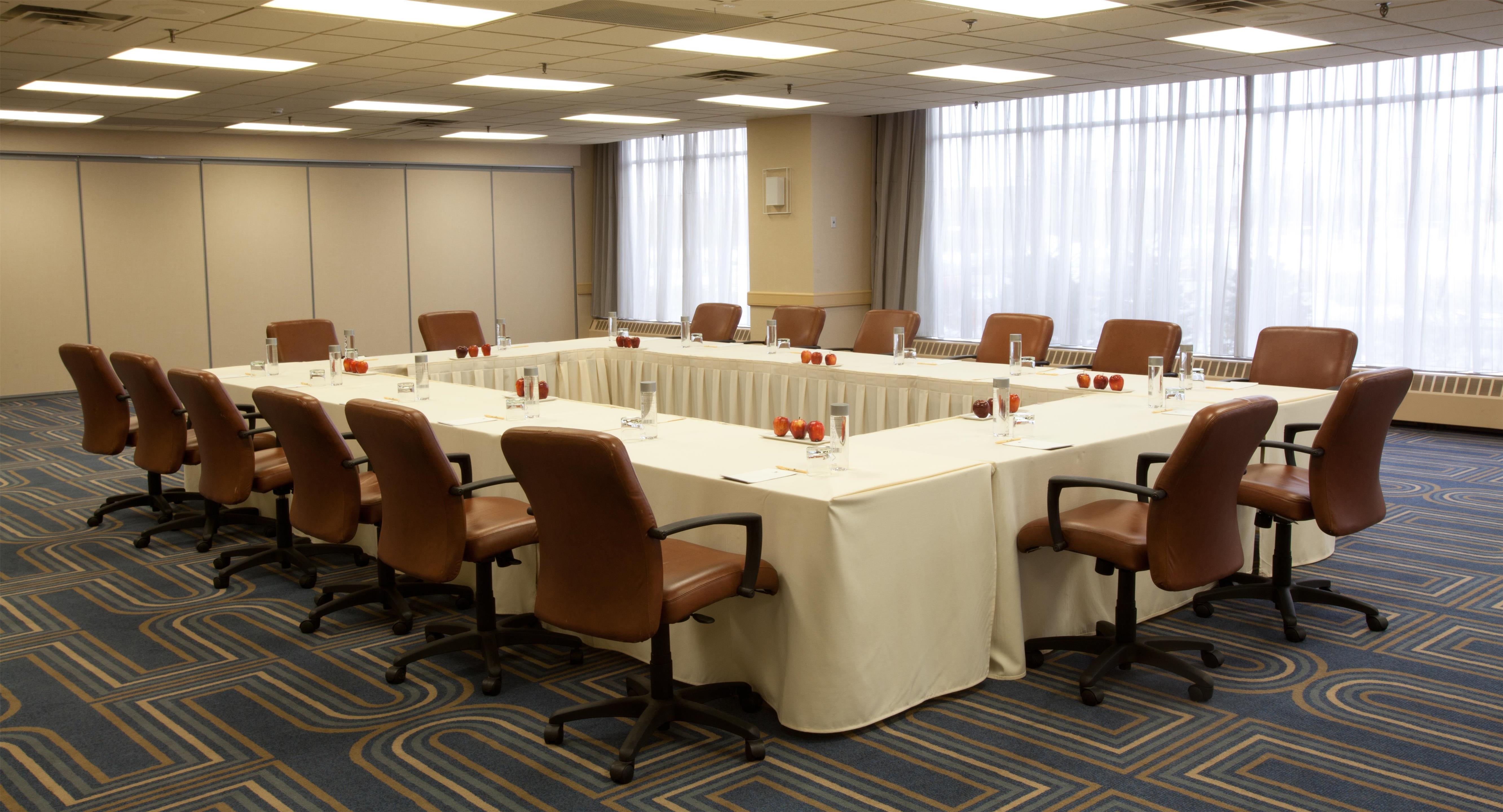 Meeting Room | Doubletree by Hilton Bloomington - Minneapolis South