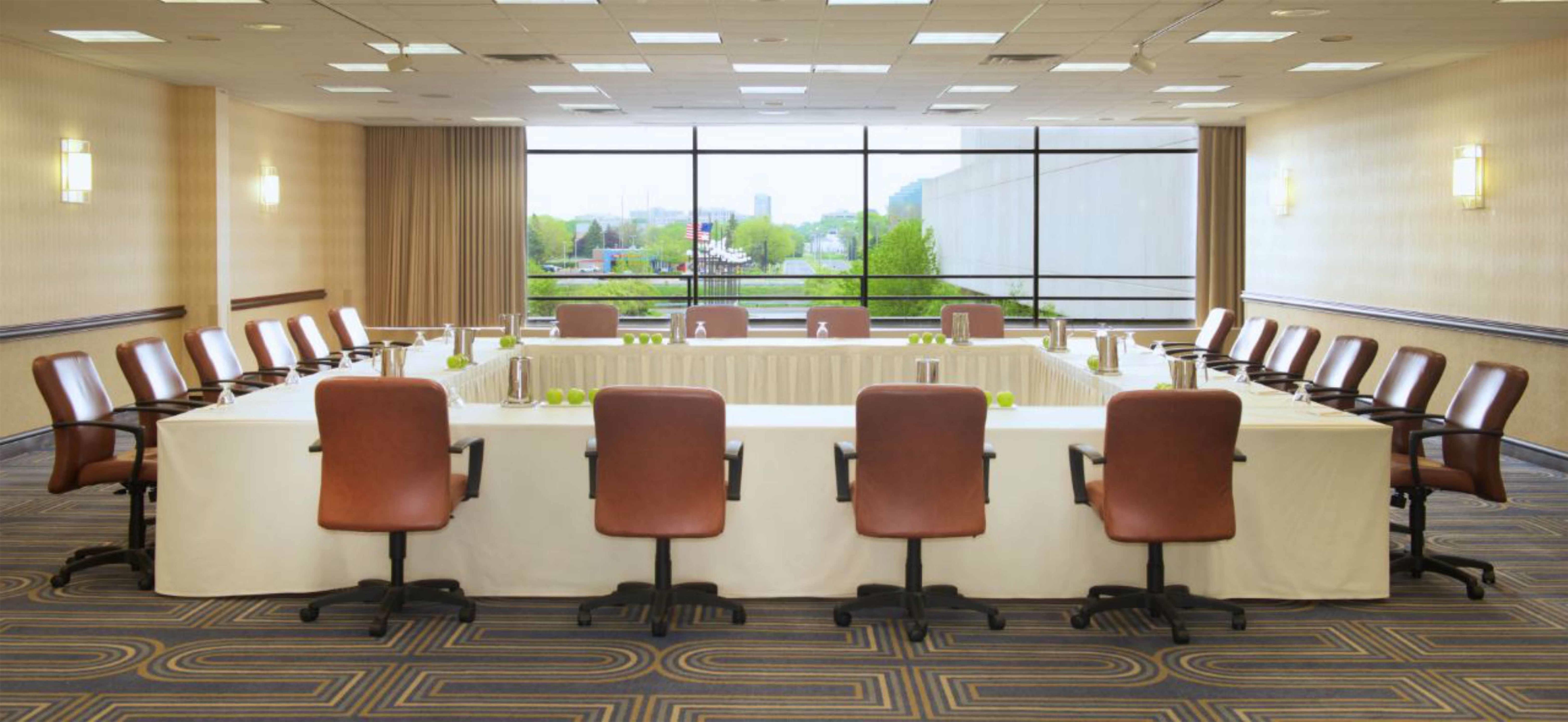 Meeting Room | Doubletree by Hilton Bloomington - Minneapolis South