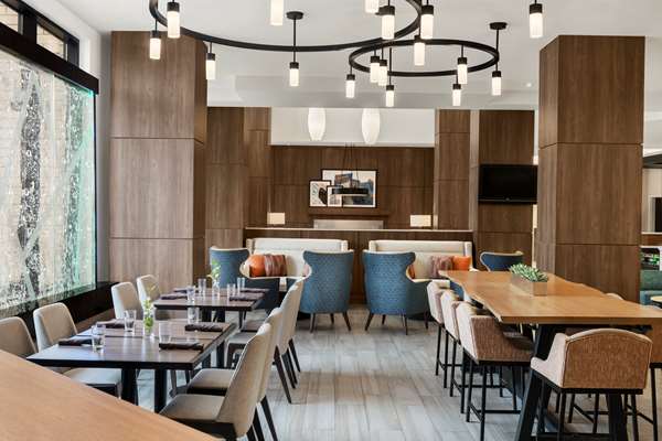 Restaurant - Hilton Garden Inn Downtown Minneapolis - I-94, Exit 231B & 233A