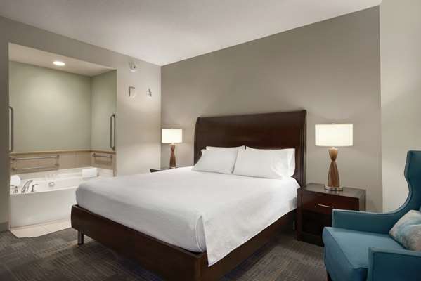  - Hilton Garden Inn Downtown Minneapolis - I-94, Exit 231B & 233A