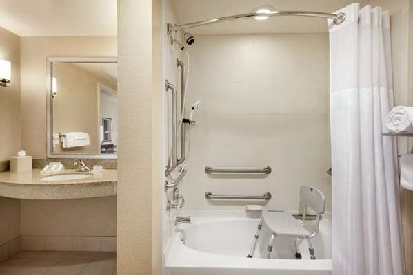  - Hilton Garden Inn Downtown Minneapolis - I-94, Exit 231B & 233A