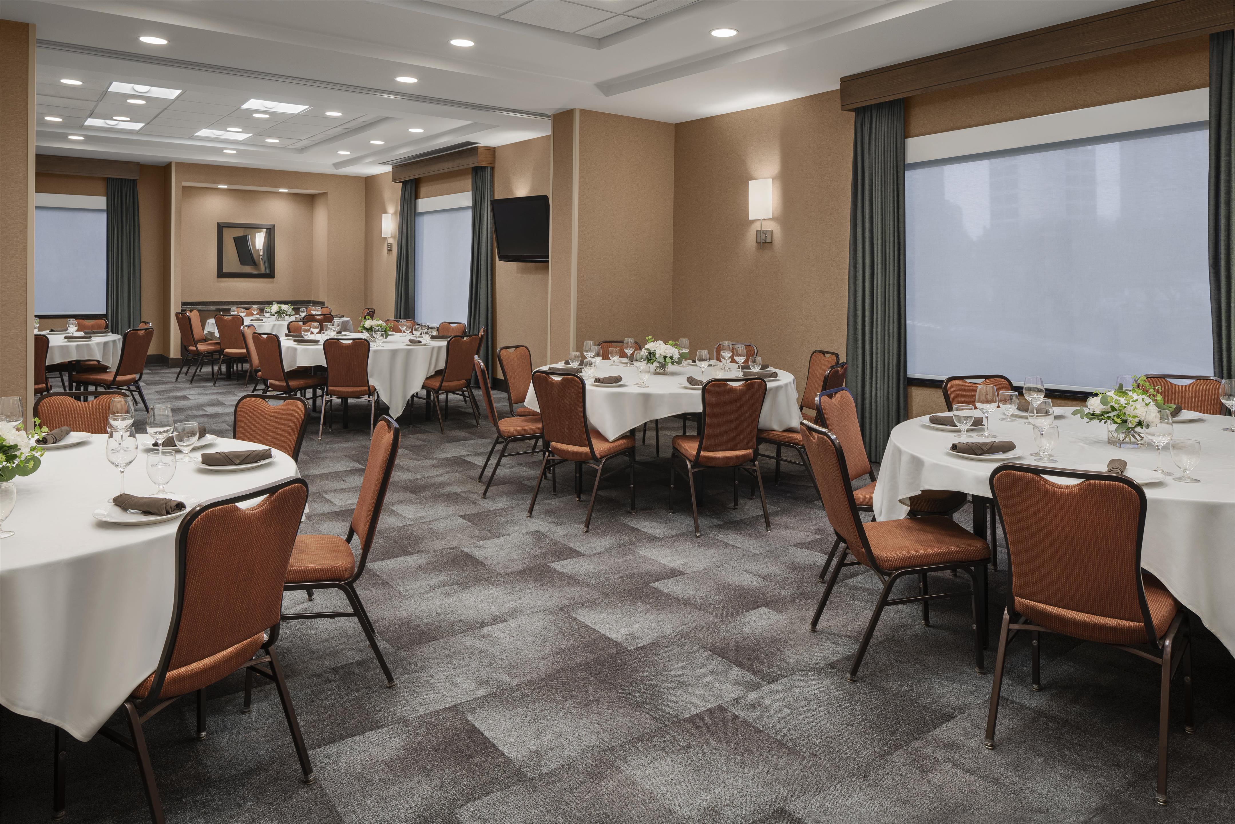 Meeting Room | Hilton Garden Inn Minneapolis Downtown