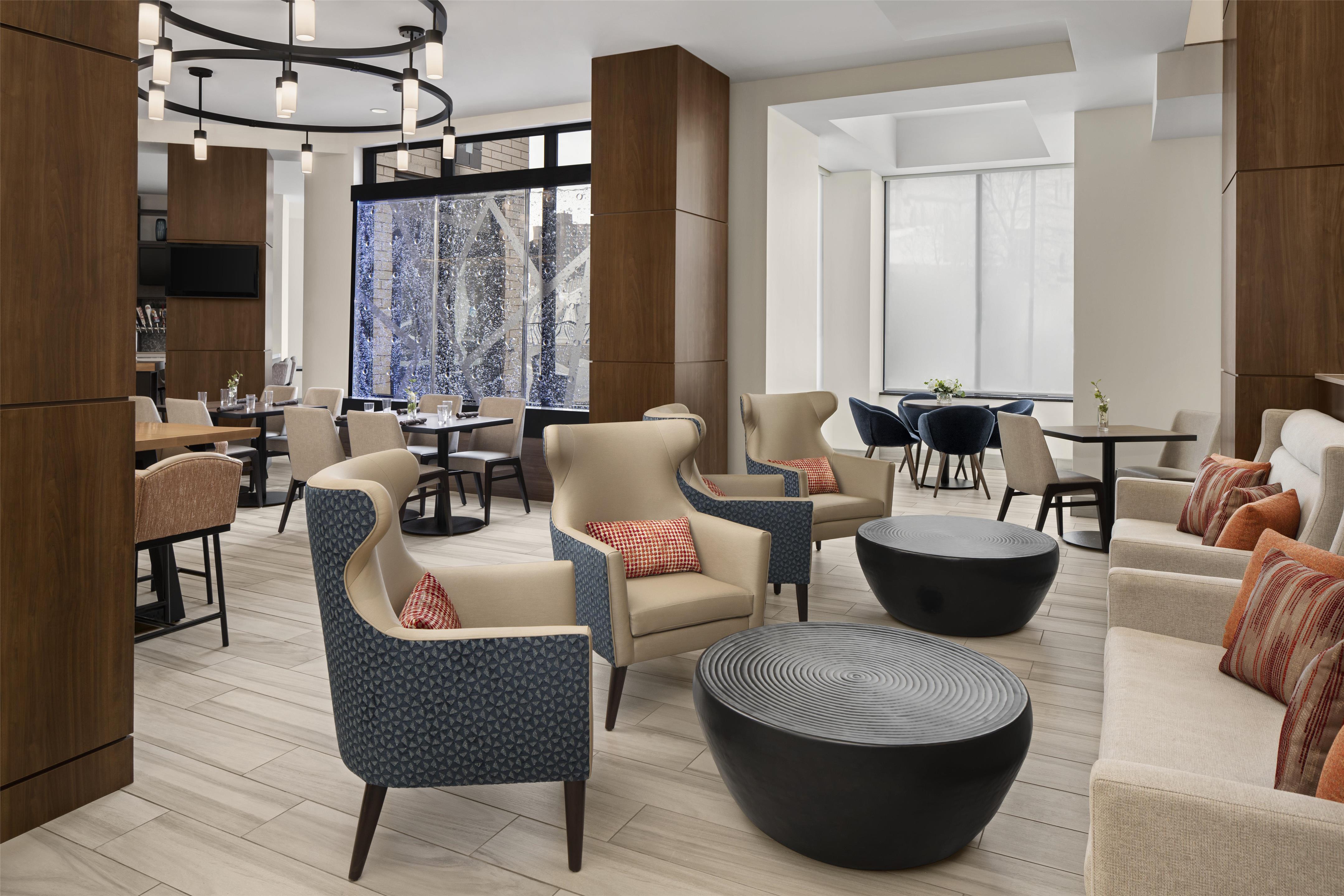 Lobby | Hilton Garden Inn Minneapolis Downtown