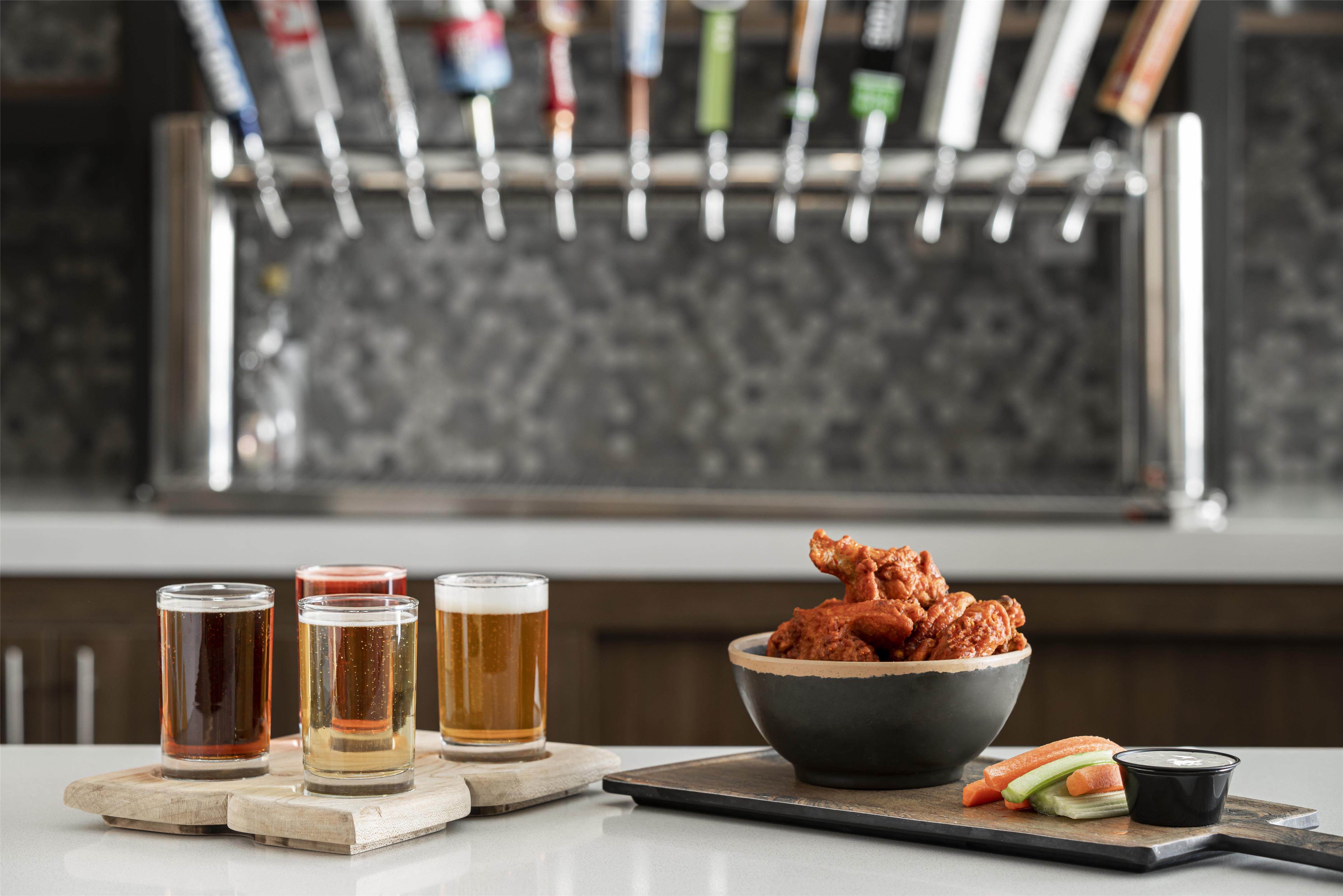 Restaurant | Hilton Garden Inn Minneapolis Downtown