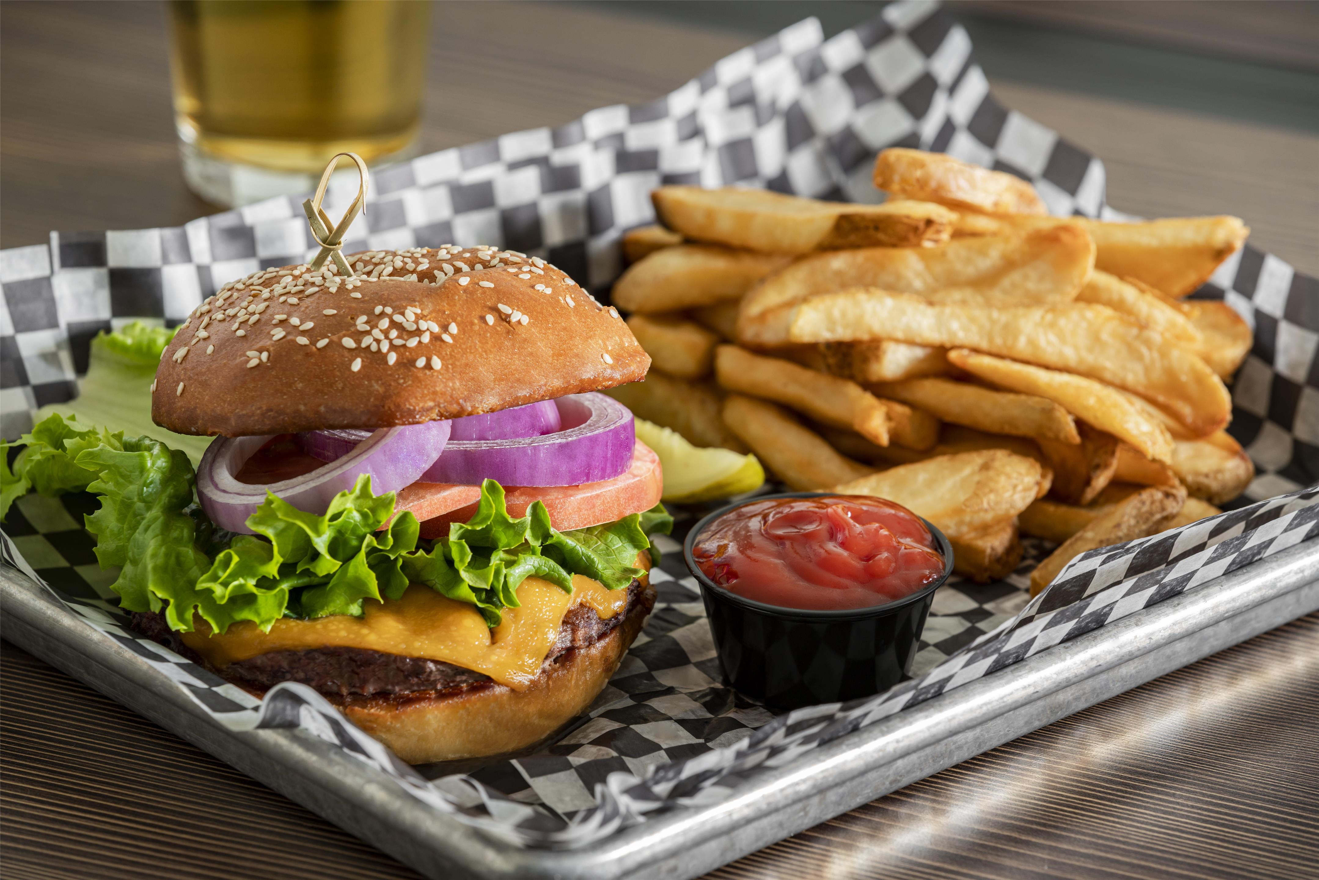 Restaurant | Hilton Garden Inn Minneapolis Downtown