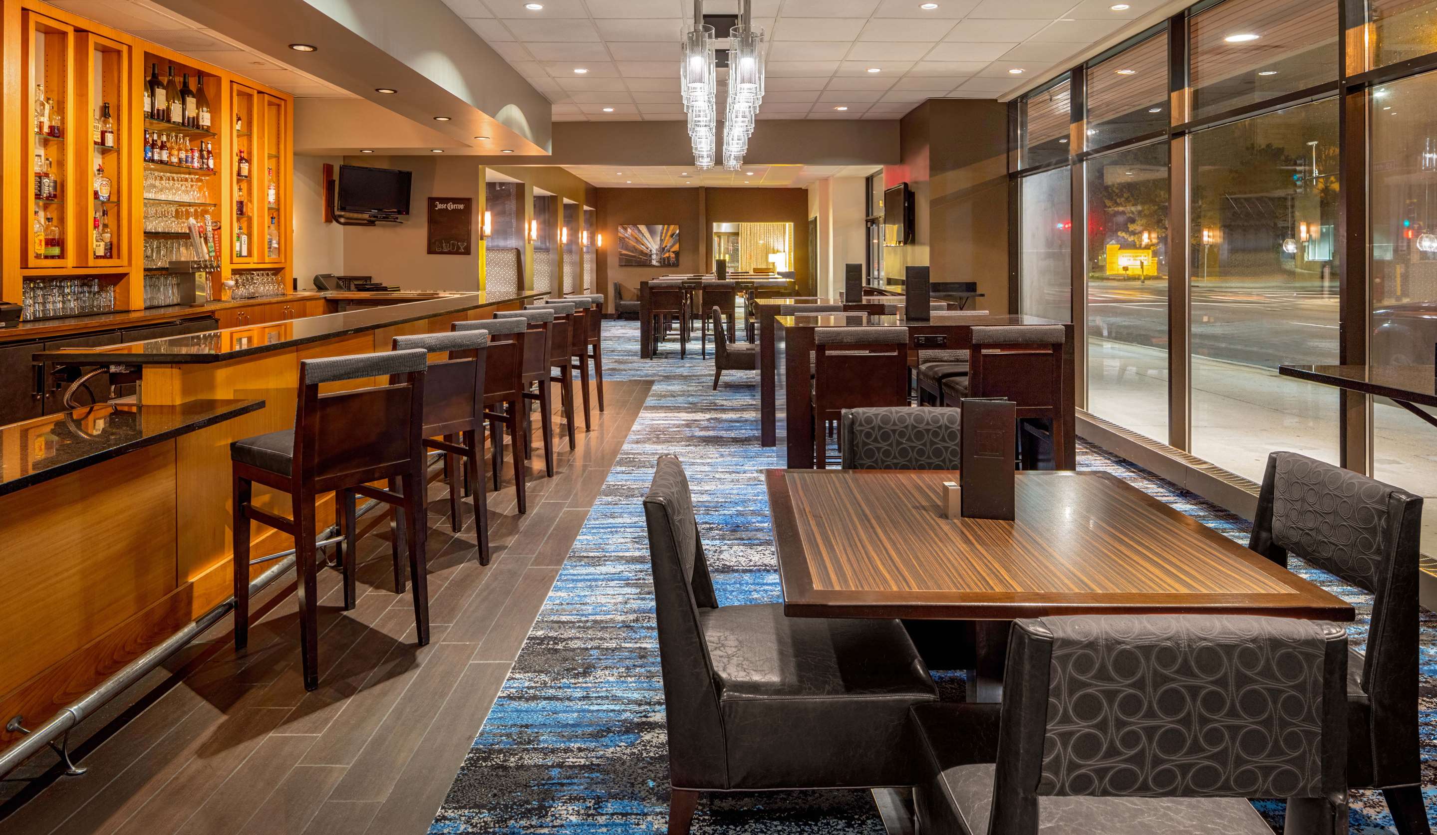 Restaurant | DoubleTree Suites by Hilton Minneapolis Downtown