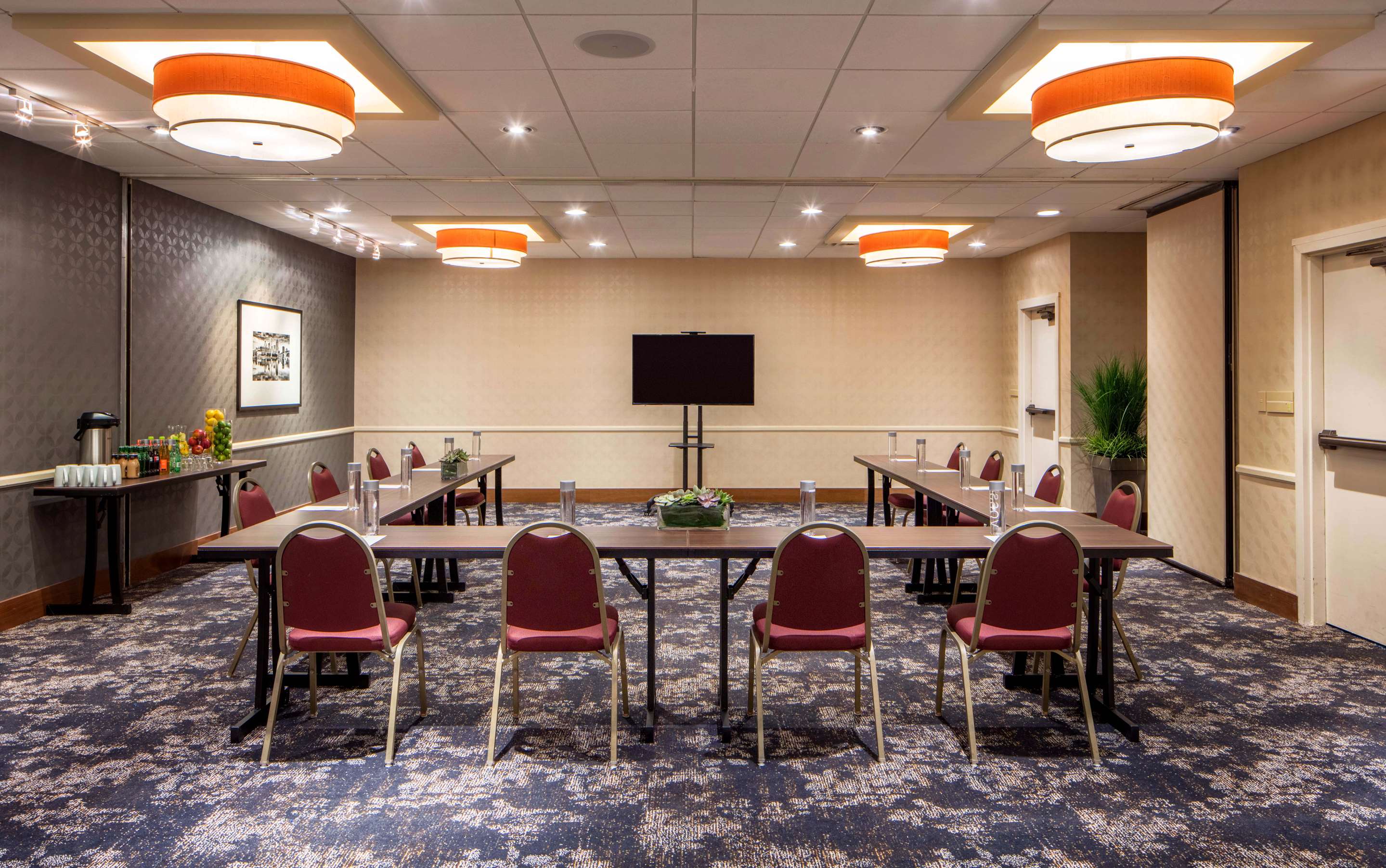 Meeting Room | DoubleTree Suites by Hilton Minneapolis Downtown