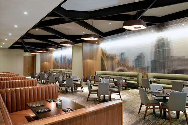 Restaurant - Hilton Hotel Downtown Minneapolis