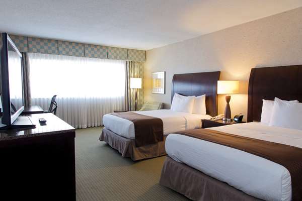  - DoubleTree by Hilton Downtown St Paul - I-94, Exit 242D
