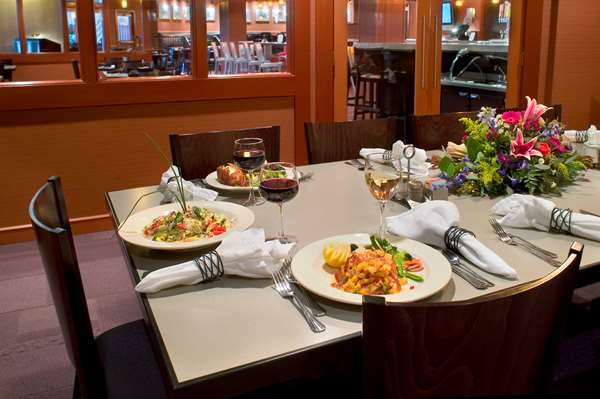 Restaurant - DoubleTree by Hilton Hotel Park Place St Louis Park