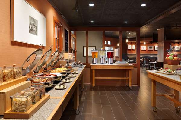 Restaurant - DoubleTree by Hilton Hotel Park Place St Louis Park