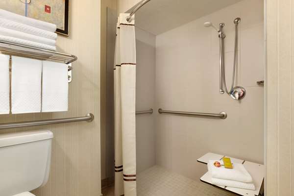  - DoubleTree by Hilton Hotel Park Place St Louis Park