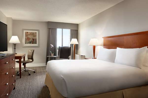  - DoubleTree by Hilton Hotel Park Place St Louis Park