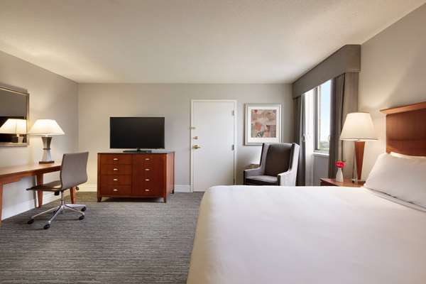  - DoubleTree by Hilton Hotel Park Place St Louis Park