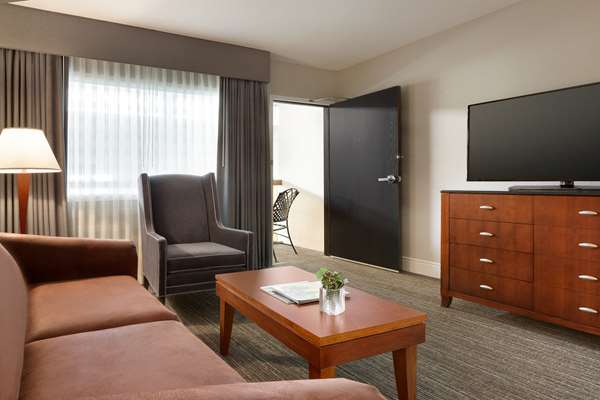  - DoubleTree by Hilton Hotel Park Place St Louis Park
