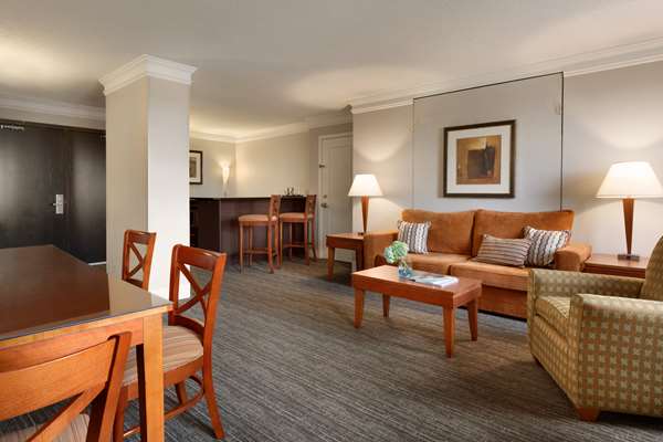  - DoubleTree by Hilton Hotel Park Place St Louis Park