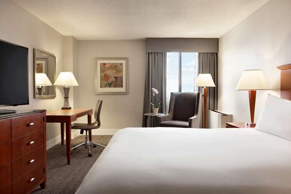  - DoubleTree by Hilton Hotel Park Place St Louis Park