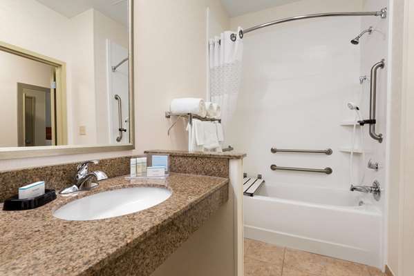  - Hampton Inn Woodbury - I-494, Exit 59